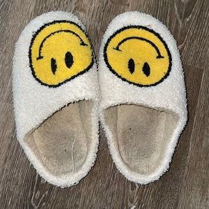 Boutique smiley slippers
